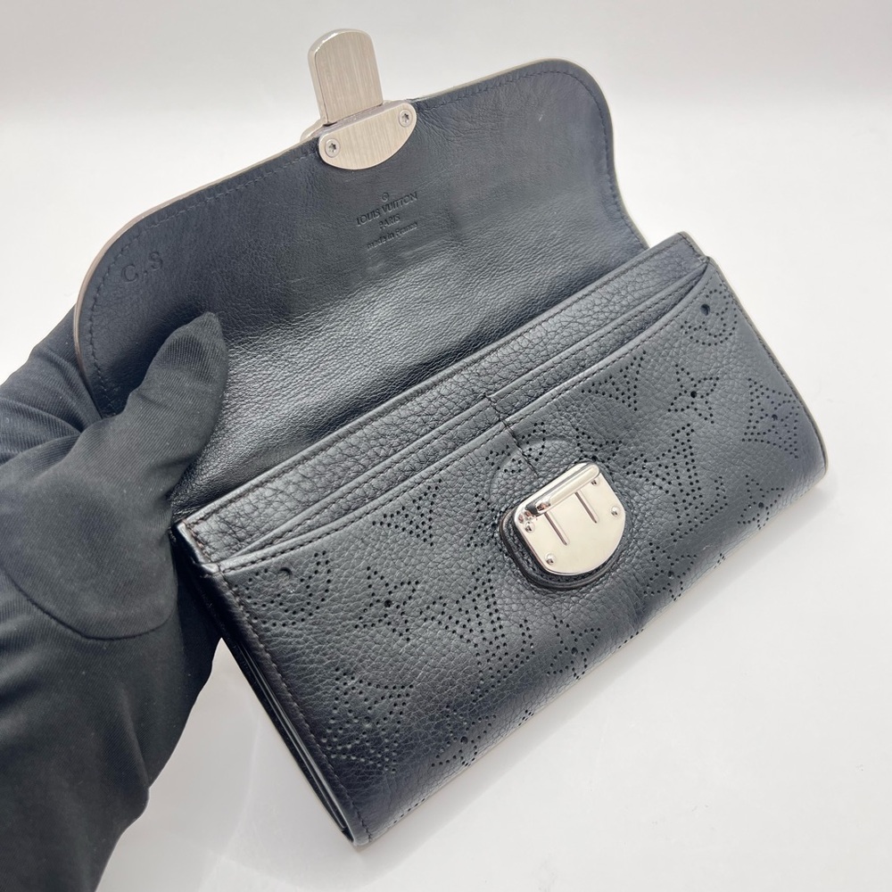 Authentic LOUIS VUITTON Mahina Portefeuille Amelia Black Leather Long Wallet - Picture 7 of 14